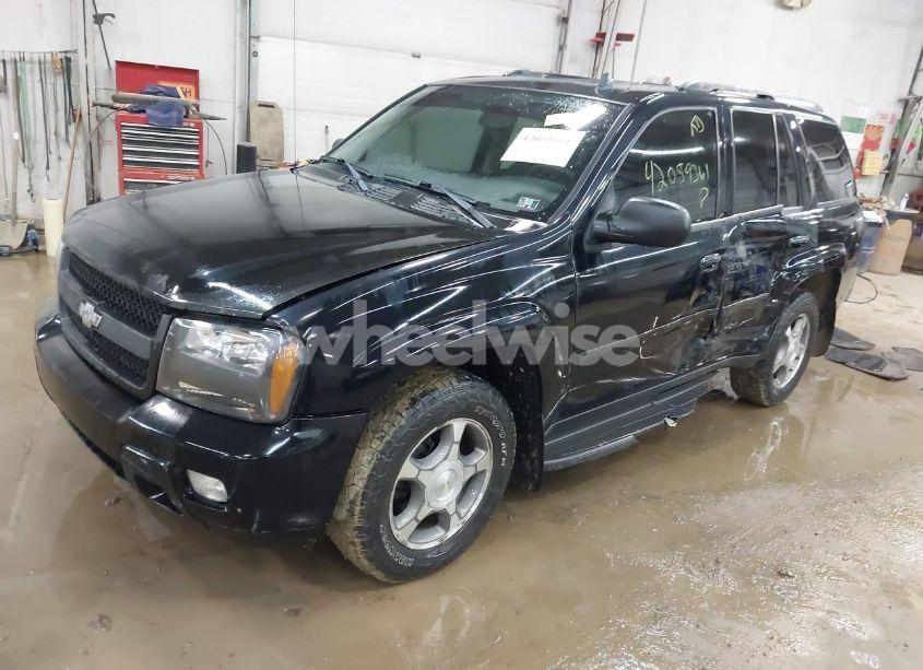 Photo 2 of 2008 Chevrolet Trailblazer LT (VIN 1GNDT13SX82156467)