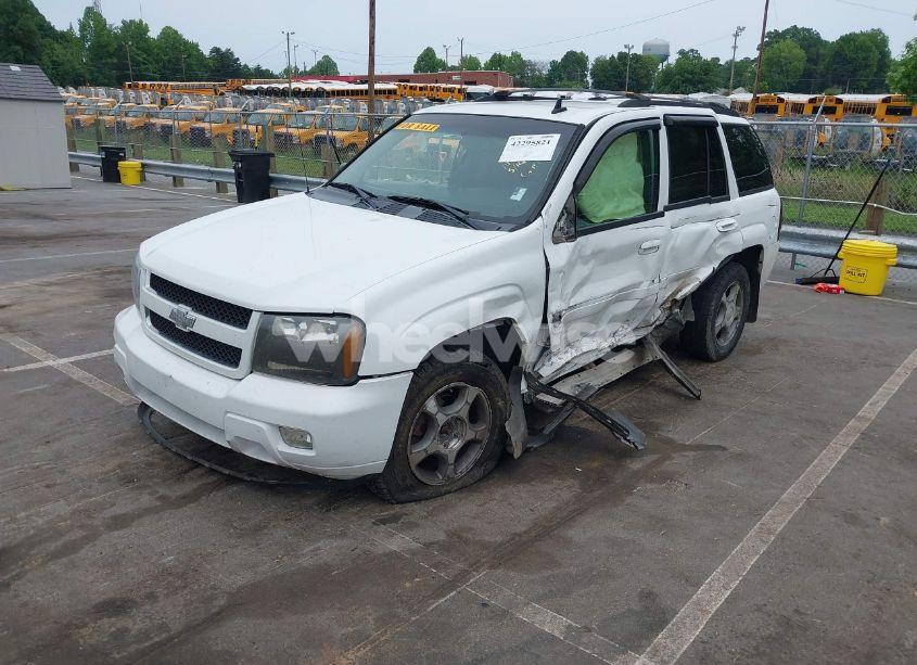 Photo 2 of 2008 Chevrolet Trailblazer LT (VIN 1GNDT13SX82222743)