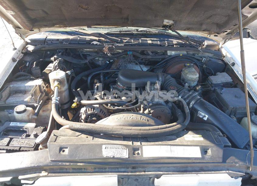 Photo 10 of 2001 Chevrolet Blazer (VIN 1GNDT13W012147527)