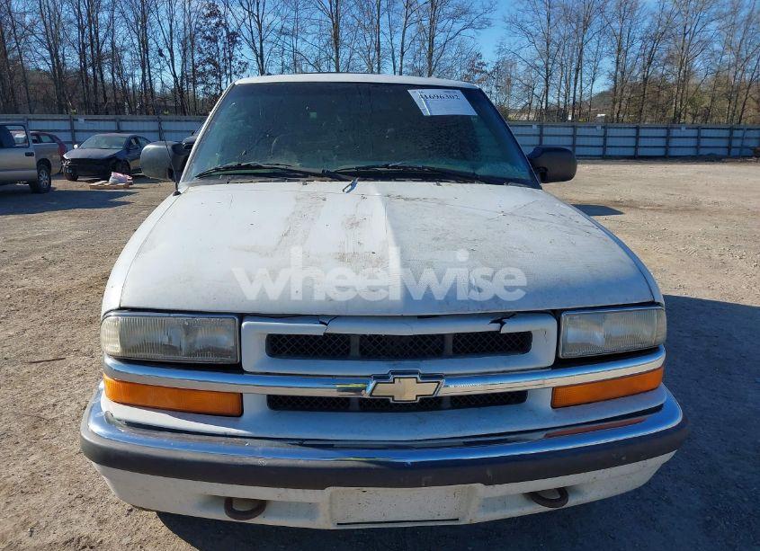 Photo 6 of 2001 Chevrolet Blazer (VIN 1GNDT13W012147527)
