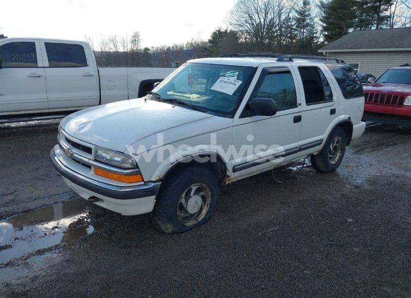 Photo 2 of 2001 Chevrolet Blazer LT (VIN 1GNDT13W012158849)