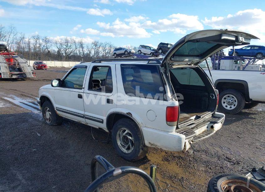 Photo 3 of 2001 Chevrolet Blazer LT (VIN 1GNDT13W012158849)