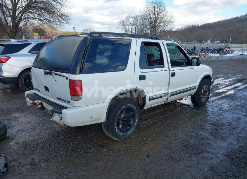 Photo 4 of 2001 Chevrolet Blazer LT (VIN 1GNDT13W012158849)
