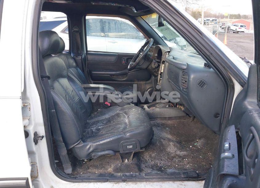 Photo 5 of 2001 Chevrolet Blazer LT (VIN 1GNDT13W012158849)