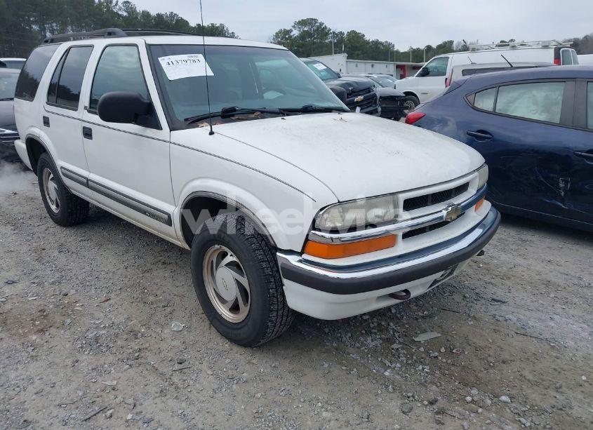 2001 Chevrolet Blazer LT (VIN 1GNDT13W01K256649) main photo