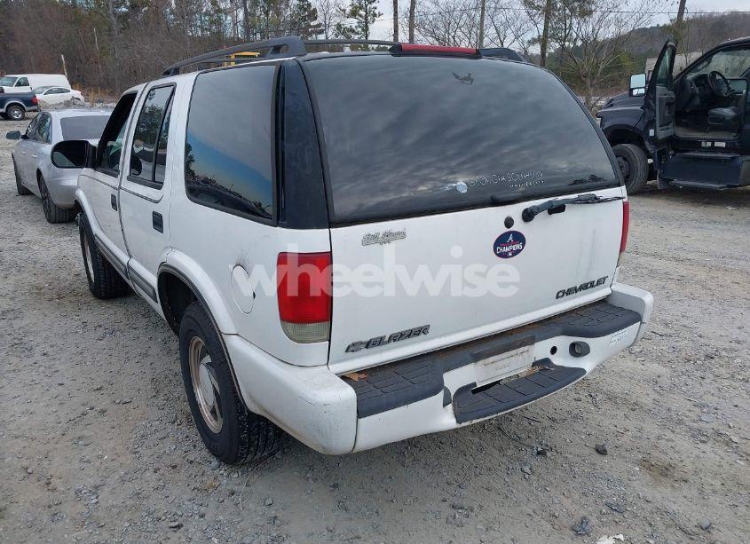 Photo 3 of 2001 Chevrolet Blazer LT (VIN 1GNDT13W01K256649)