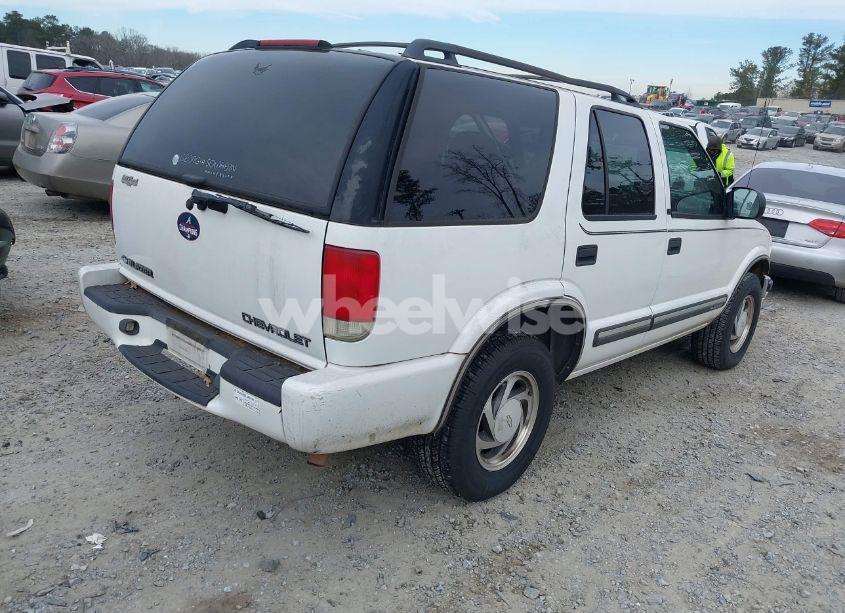 Photo 4 of 2001 Chevrolet Blazer LT (VIN 1GNDT13W01K256649)