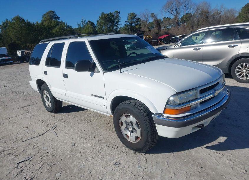 2002 Chevrolet Blazer LS (VIN 1GNDT13W02K111595) main photo