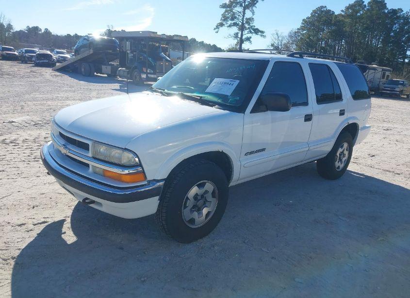 Photo 2 of 2002 Chevrolet Blazer LS (VIN 1GNDT13W02K111595)