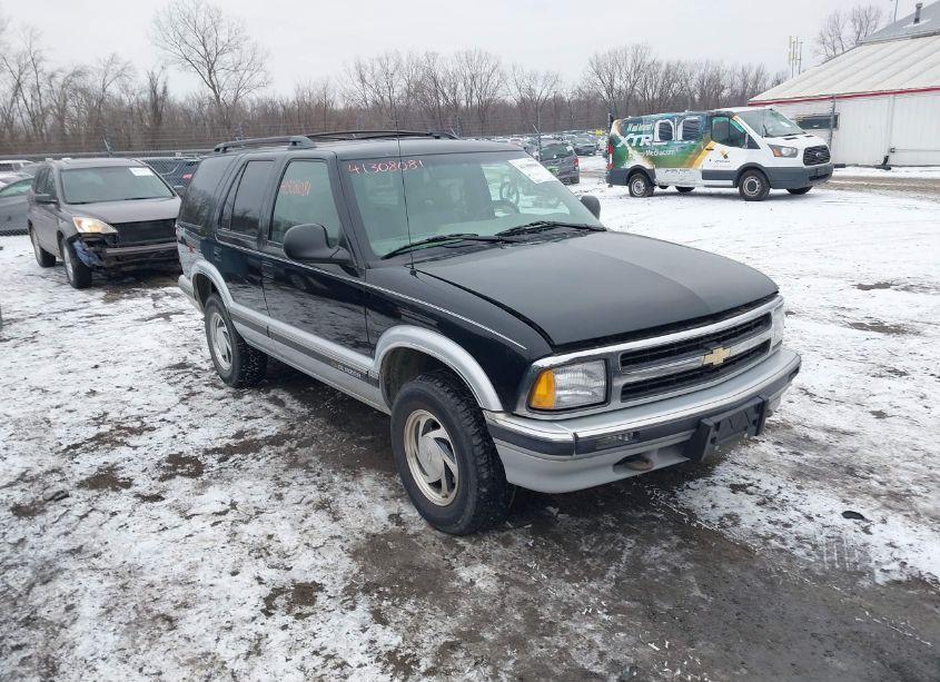 1996 Chevrolet Blazer (VIN 1GNDT13W0T2160250) main photo
