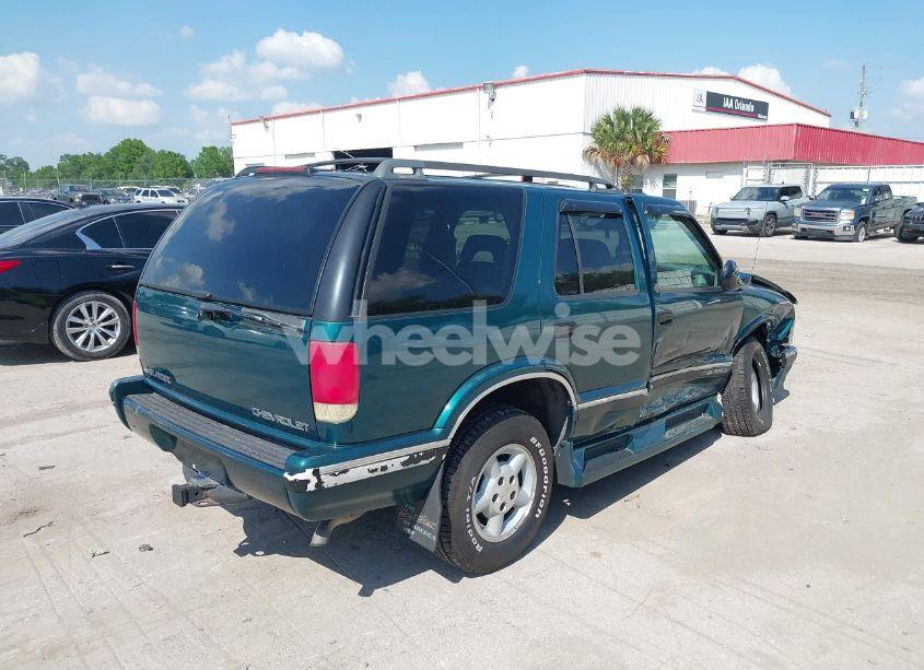 Photo 4 of 1996 Chevrolet Blazer (VIN 1GNDT13W0T2182667)