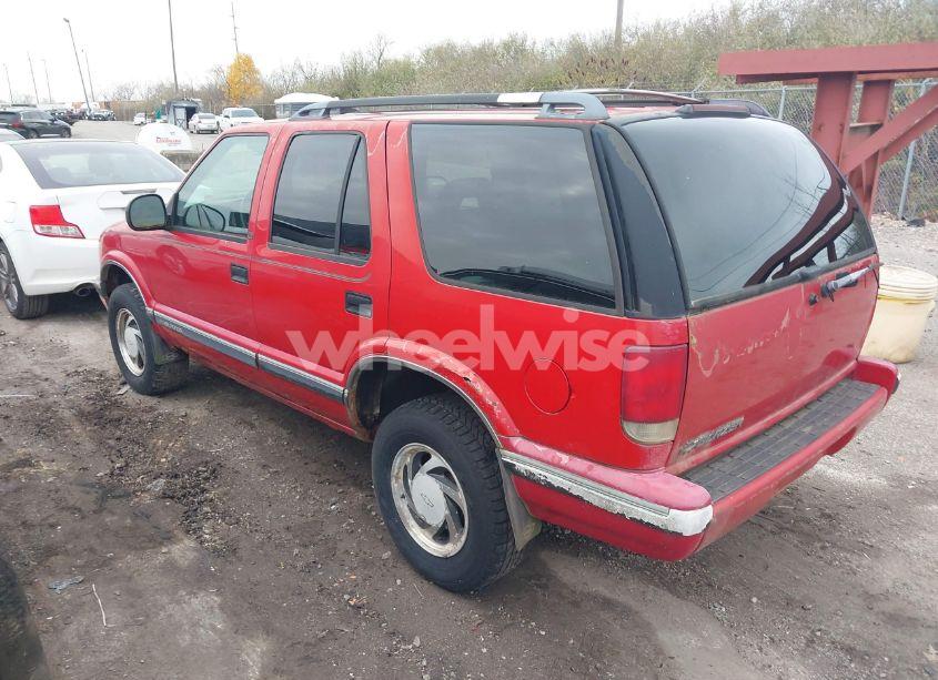 Photo 3 of 1996 Chevrolet Blazer (VIN 1GNDT13W0T2211682)