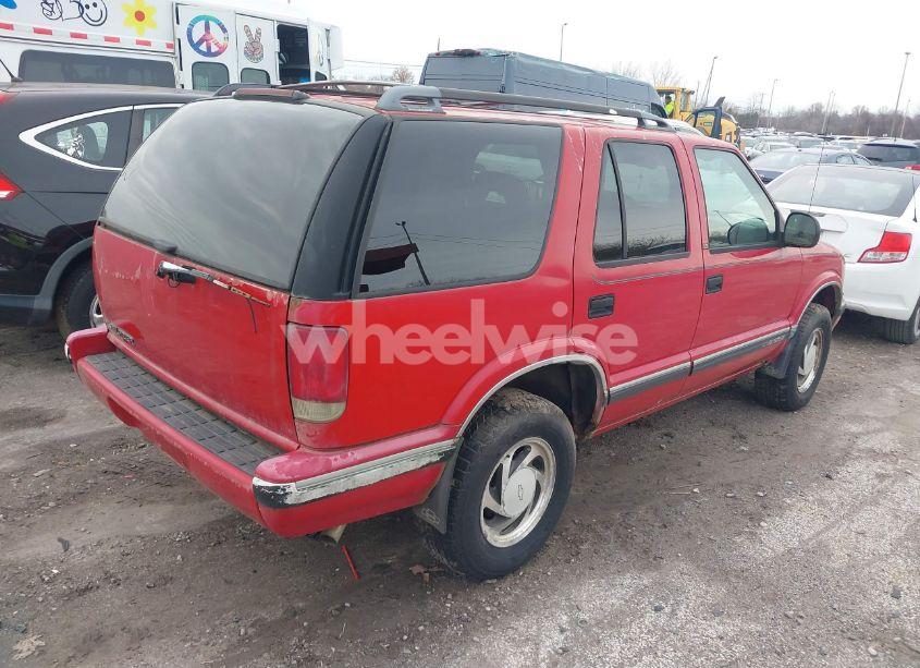 Photo 4 of 1996 Chevrolet Blazer (VIN 1GNDT13W0T2211682)