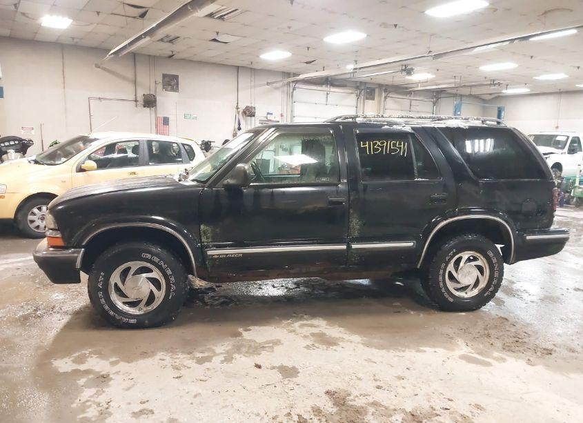 Photo 12 of 1998 Chevrolet Blazer LS (VIN 1GNDT13W0W2206731)