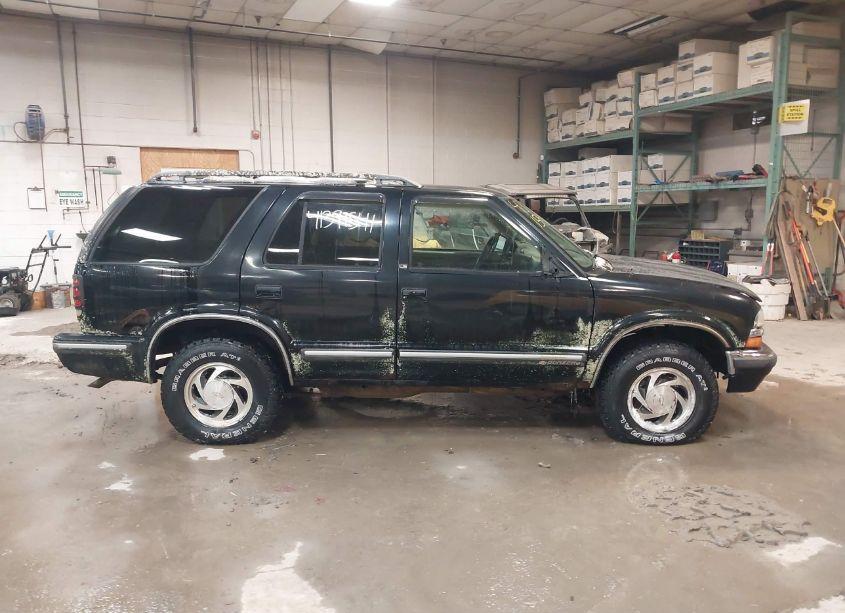 Photo 14 of 1998 Chevrolet Blazer LS (VIN 1GNDT13W0W2206731)