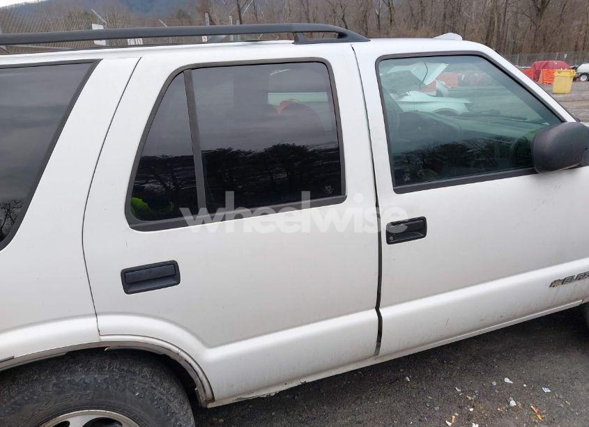 Photo 17 of 1999 Chevrolet Blazer LT (VIN 1GNDT13W0X2207959)