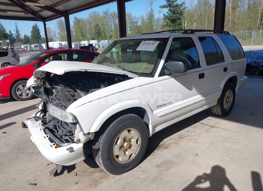 Photo 2 of 2000 Chevrolet Blazer TRAILBLAZER (VIN 1GNDT13W0Y2159624)