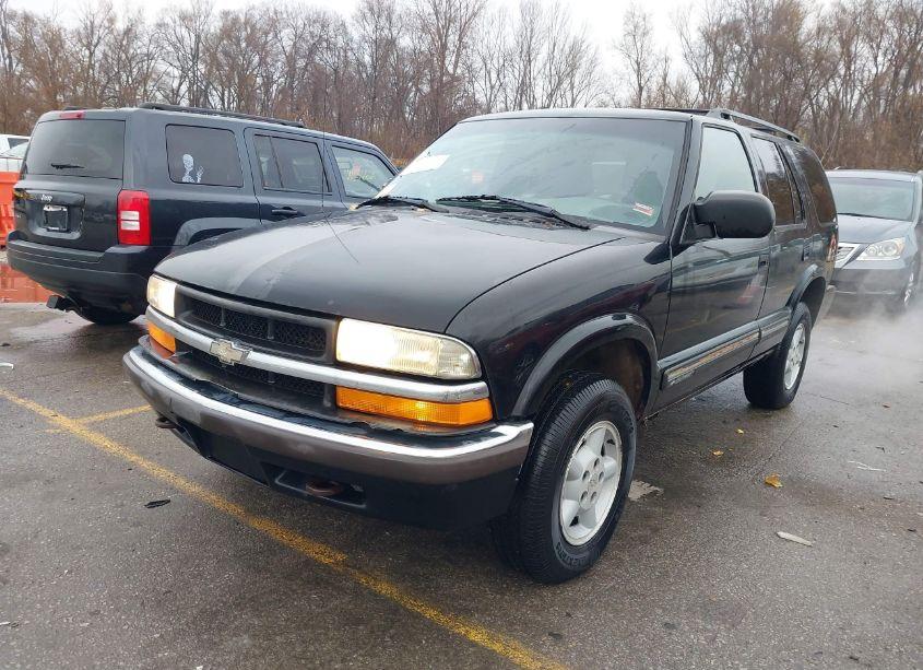 Photo 2 of 2000 Chevrolet Blazer LS (VIN 1GNDT13W0Y2178030)