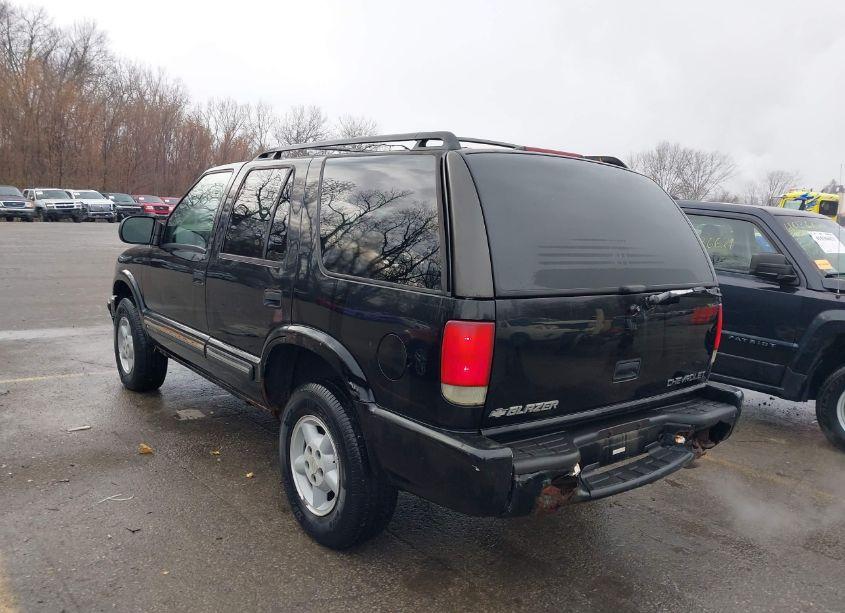 Photo 3 of 2000 Chevrolet Blazer LS (VIN 1GNDT13W0Y2178030)