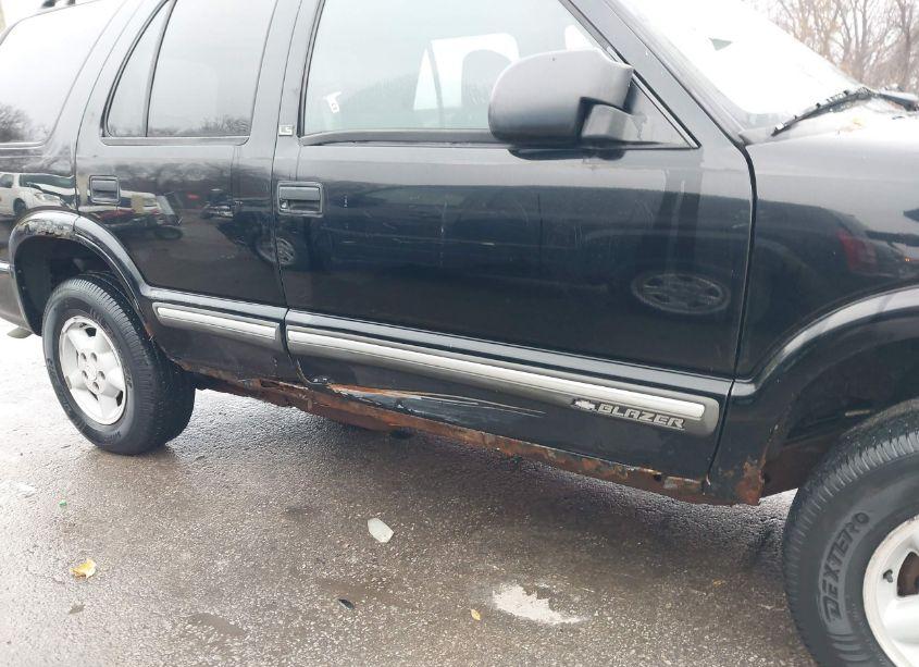 Photo 6 of 2000 Chevrolet Blazer LS (VIN 1GNDT13W0Y2178030)