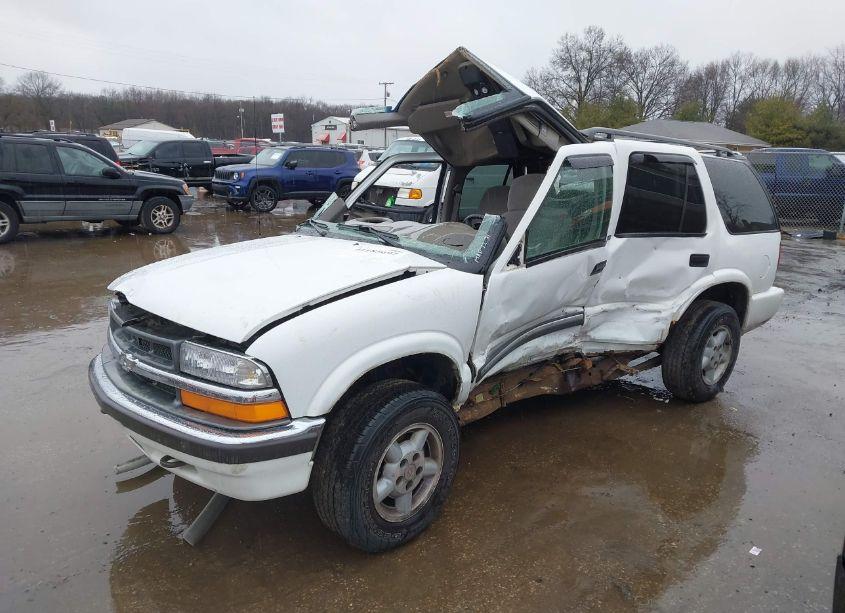 Photo 2 of 2001 Chevrolet Blazer LS (VIN 1GNDT13W112139940)