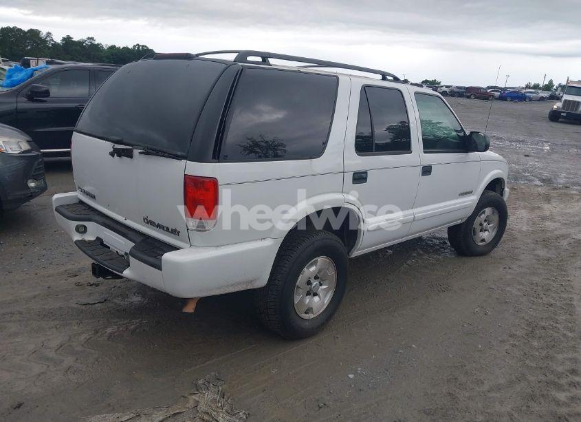 Photo 4 of 2002 Chevrolet Blazer LS (VIN 1GNDT13W12K155699)