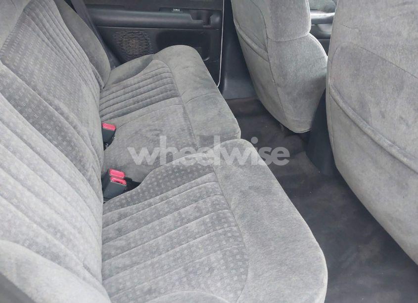 Photo 8 of 2002 Chevrolet Blazer LS (VIN 1GNDT13W12K155699)