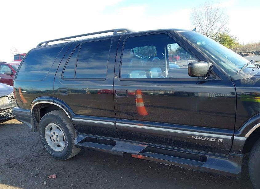 Photo 13 of 1996 Chevrolet Blazer (VIN 1GNDT13W1T2217703)