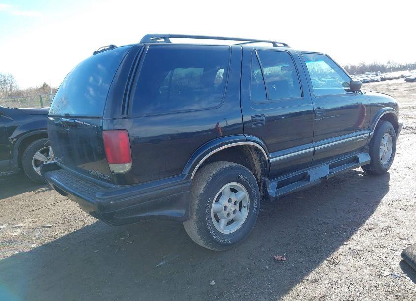 Photo 4 of 1996 Chevrolet Blazer (VIN 1GNDT13W1T2217703)