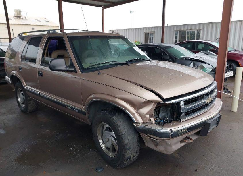 1996 Chevrolet Blazer (VIN 1GNDT13W1T2225106) main photo