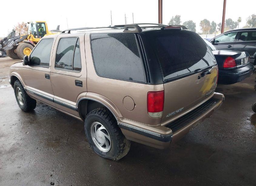 Photo 3 of 1996 Chevrolet Blazer (VIN 1GNDT13W1T2225106)