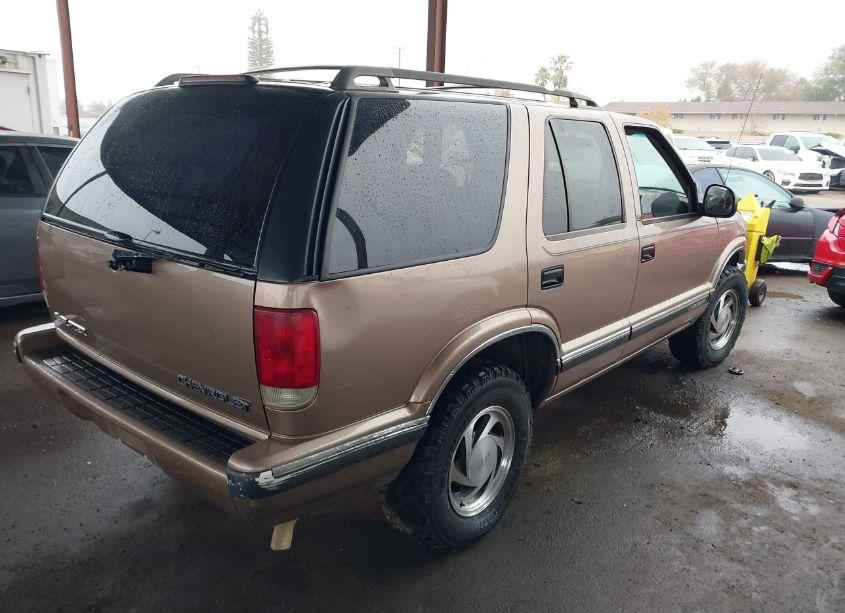 Photo 4 of 1996 Chevrolet Blazer (VIN 1GNDT13W1T2225106)