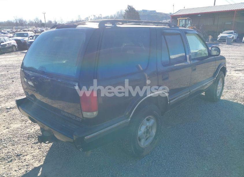 Photo 4 of 1997 Chevrolet Blazer (VIN 1GNDT13W1V2146800)