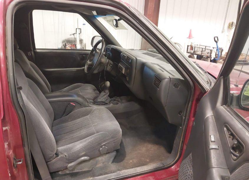 Photo 5 of 1997 Chevrolet Blazer LS (VIN 1GNDT13W1VK202136)