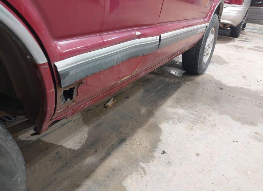 Photo 6 of 1997 Chevrolet Blazer LS (VIN 1GNDT13W1VK202136)