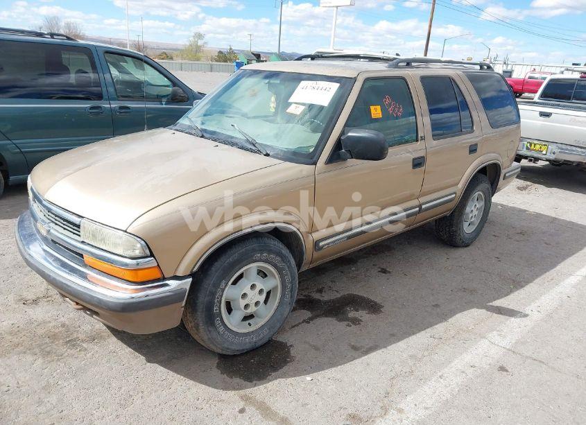 Photo 2 of 1999 Chevrolet Blazer LS (VIN 1GNDT13W1X2132656)