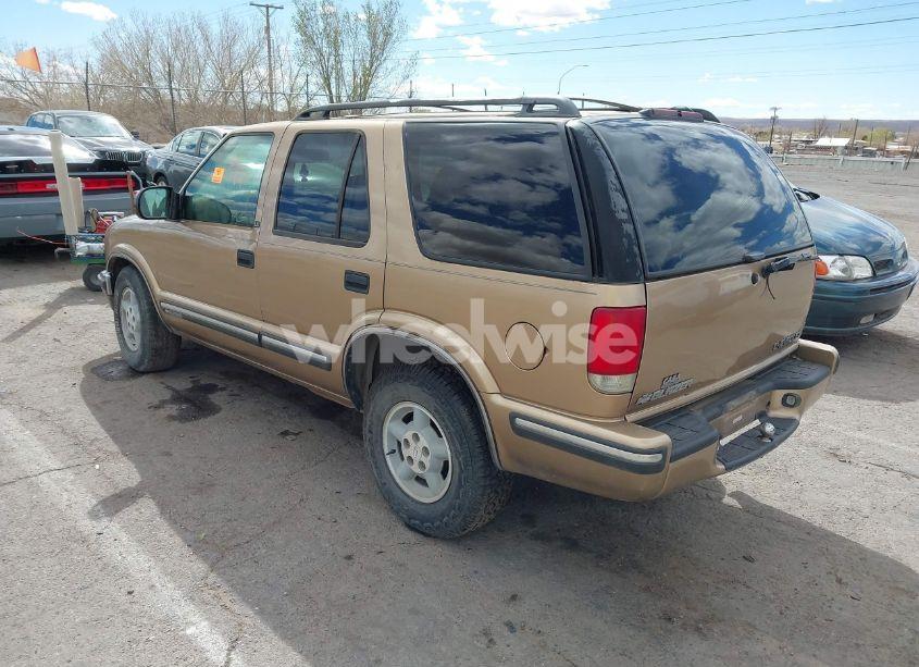 Photo 3 of 1999 Chevrolet Blazer LS (VIN 1GNDT13W1X2132656)