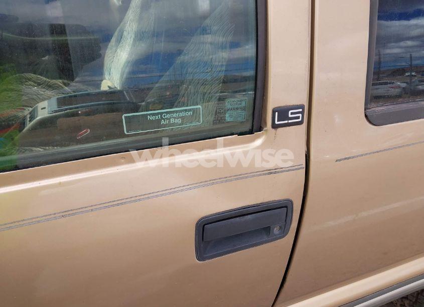 Photo 6 of 1999 Chevrolet Blazer LS (VIN 1GNDT13W1X2132656)