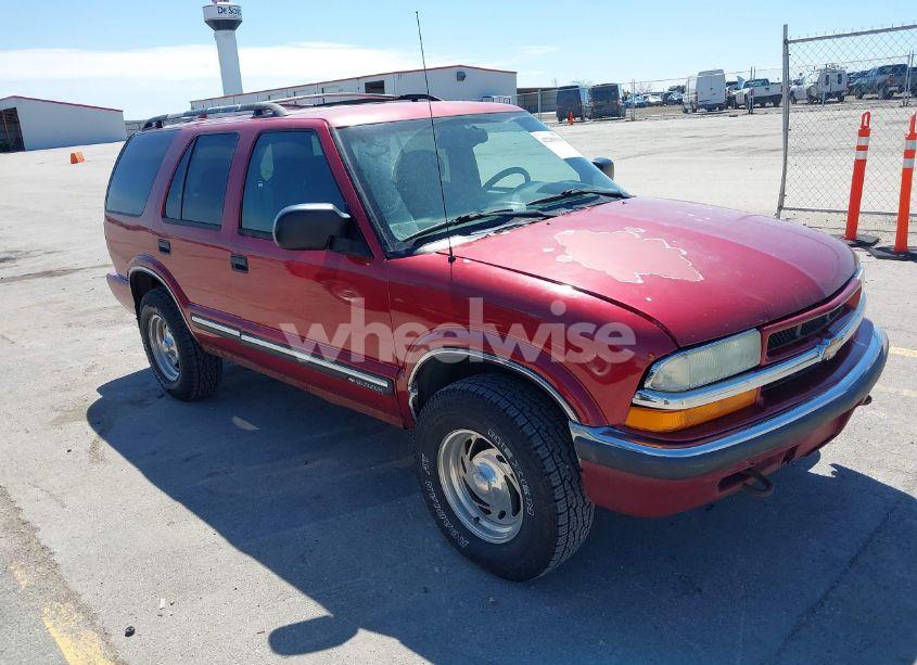 2000 Chevrolet Blazer LT (VIN 1GNDT13W1Y2358746) main photo
