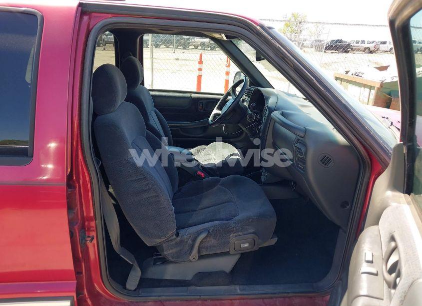 Photo 5 of 2000 Chevrolet Blazer LT (VIN 1GNDT13W1Y2358746)