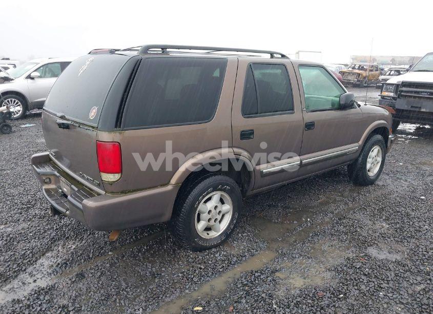 Photo 4 of 2000 Chevrolet Blazer LS (VIN 1GNDT13W1YK162399)