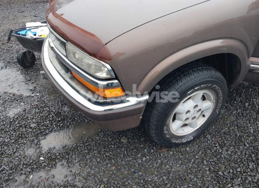 Photo 6 of 2000 Chevrolet Blazer LS (VIN 1GNDT13W1YK162399)