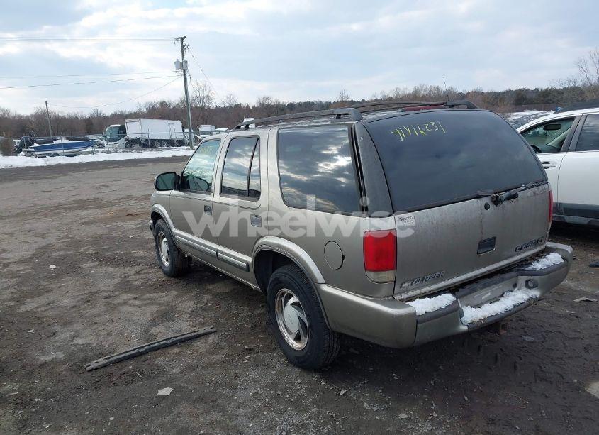 Photo 3 of 2001 Chevrolet Blazer LT (VIN 1GNDT13W212161414)