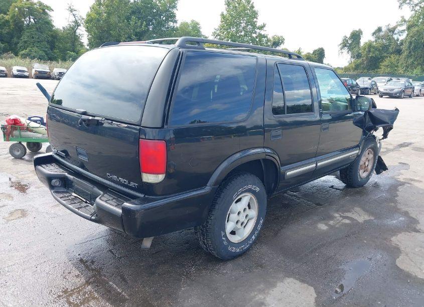 Photo 4 of 2001 Chevrolet Blazer LS (VIN 1GNDT13W212189097)