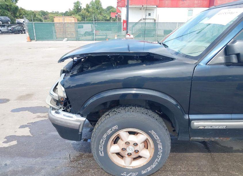 Photo 6 of 2001 Chevrolet Blazer LS (VIN 1GNDT13W212189097)