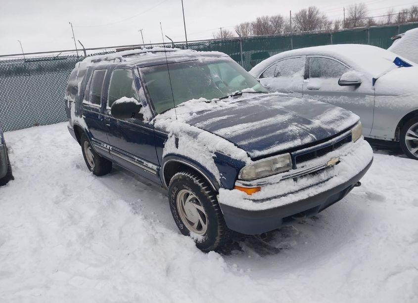 2001 Chevrolet Blazer LT (VIN 1GNDT13W212229095) main photo