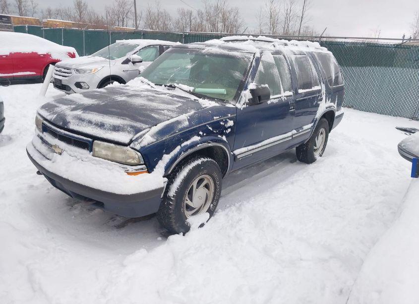 Photo 2 of 2001 Chevrolet Blazer LT (VIN 1GNDT13W212229095)