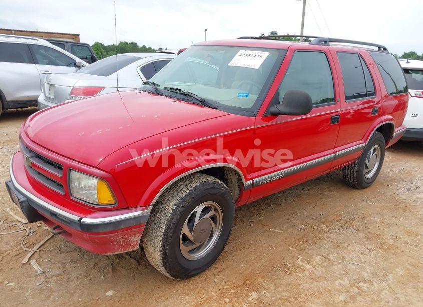 Photo 2 of 1997 Chevrolet Blazer LT (VIN 1GNDT13W2V2103356)
