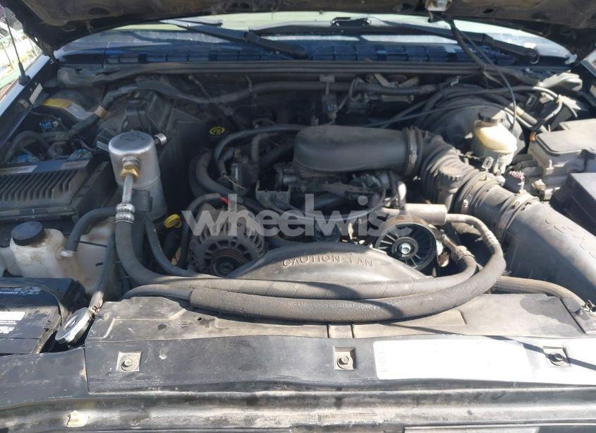 Photo 10 of 1999 Chevrolet Blazer LT (VIN 1GNDT13W2X2141740)