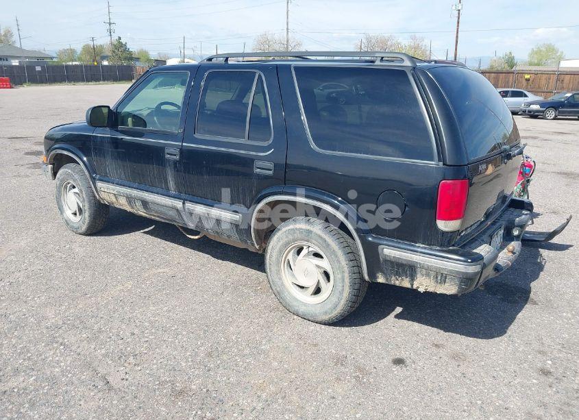 Photo 3 of 1999 Chevrolet Blazer LT (VIN 1GNDT13W2X2141740)